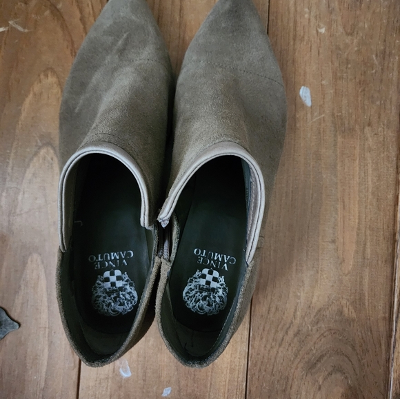 Vince Camuto Size 9 1/2 Jody Ankle Boot - Picture 8 of 9